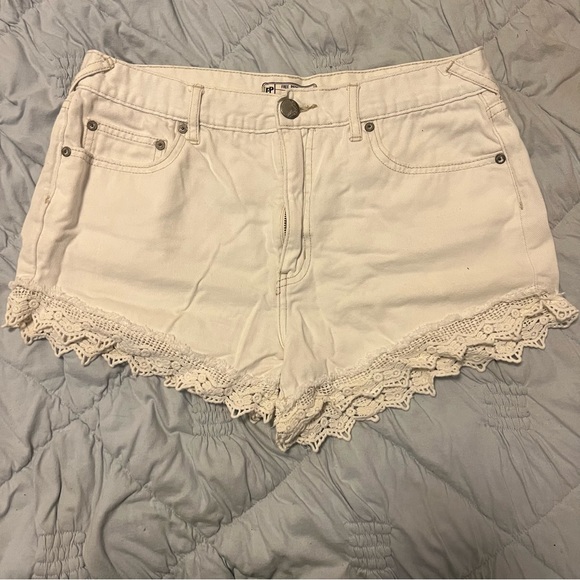 Free People white lace trim shorts - Picture 1 of 4